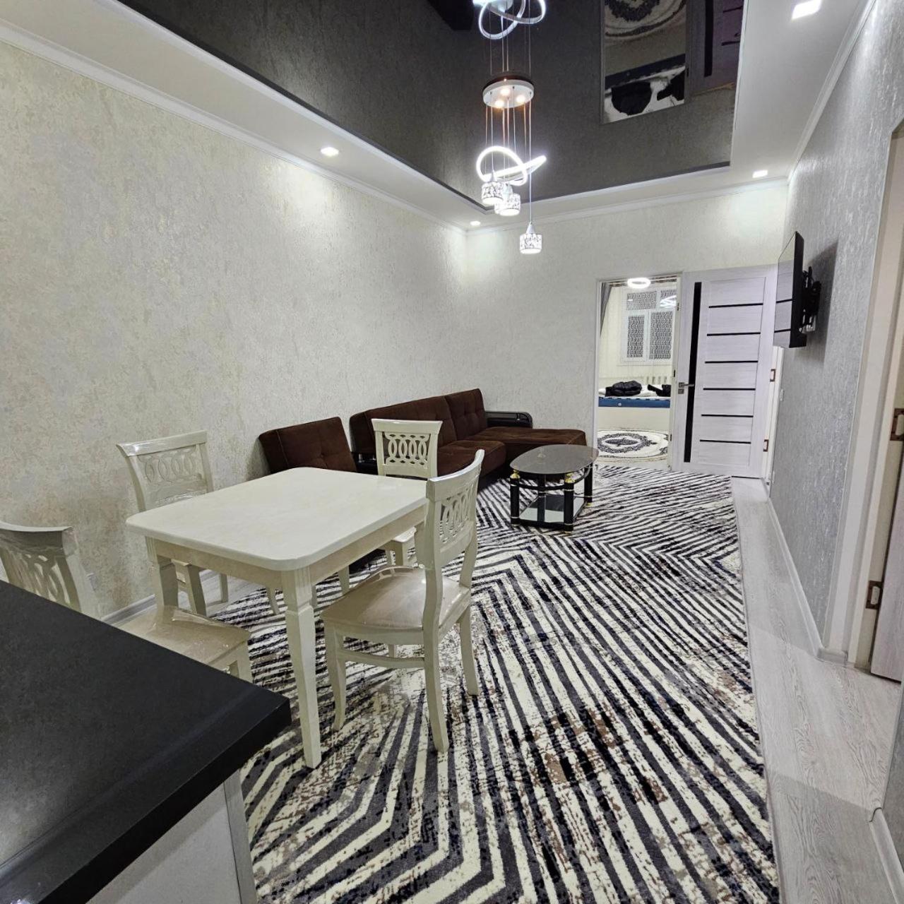 2-Х Комнатная Квартира Taschkent Exterior foto